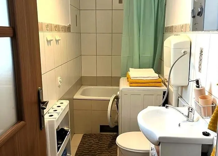 Centrum, Private Entrance, Self Check-in 24h 아파트 카토비체